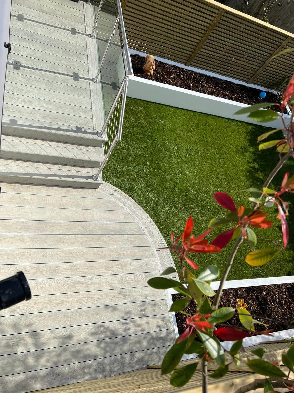 lightgrey decking with steps